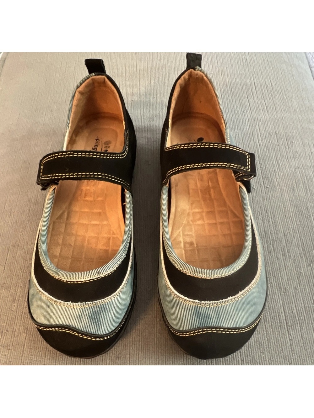 Spring Step Casual Mary Jane Flats in Light Blue and Black size 8